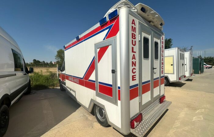 Mercedes-Box-Type-Ambulance-1