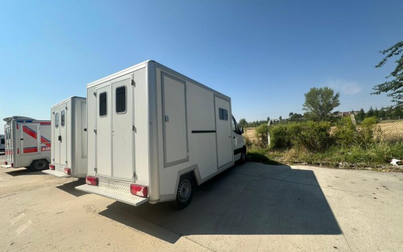 Mercedes-Box-Type-Ambulance-4